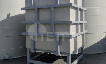 Химический реактор с футеровкой из ПВХ